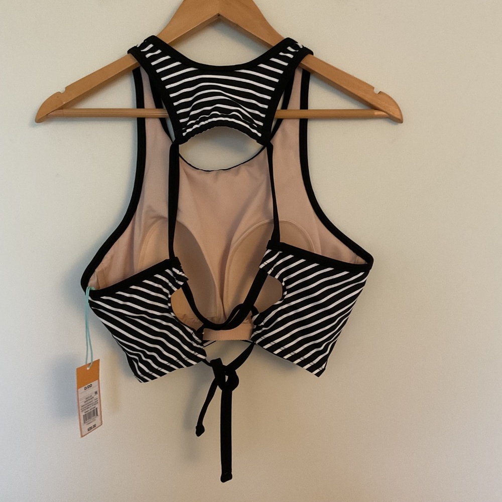 NWT Kona Sol Twist Front Longline Bikini Swim Top Black White Striped Sz D/DD - Picture 4 of 7